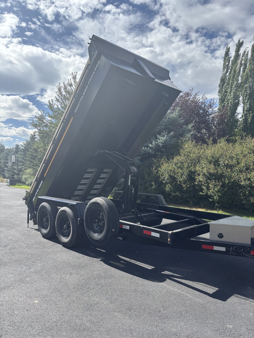 Dump trailer for rent in Rigby, Idaho